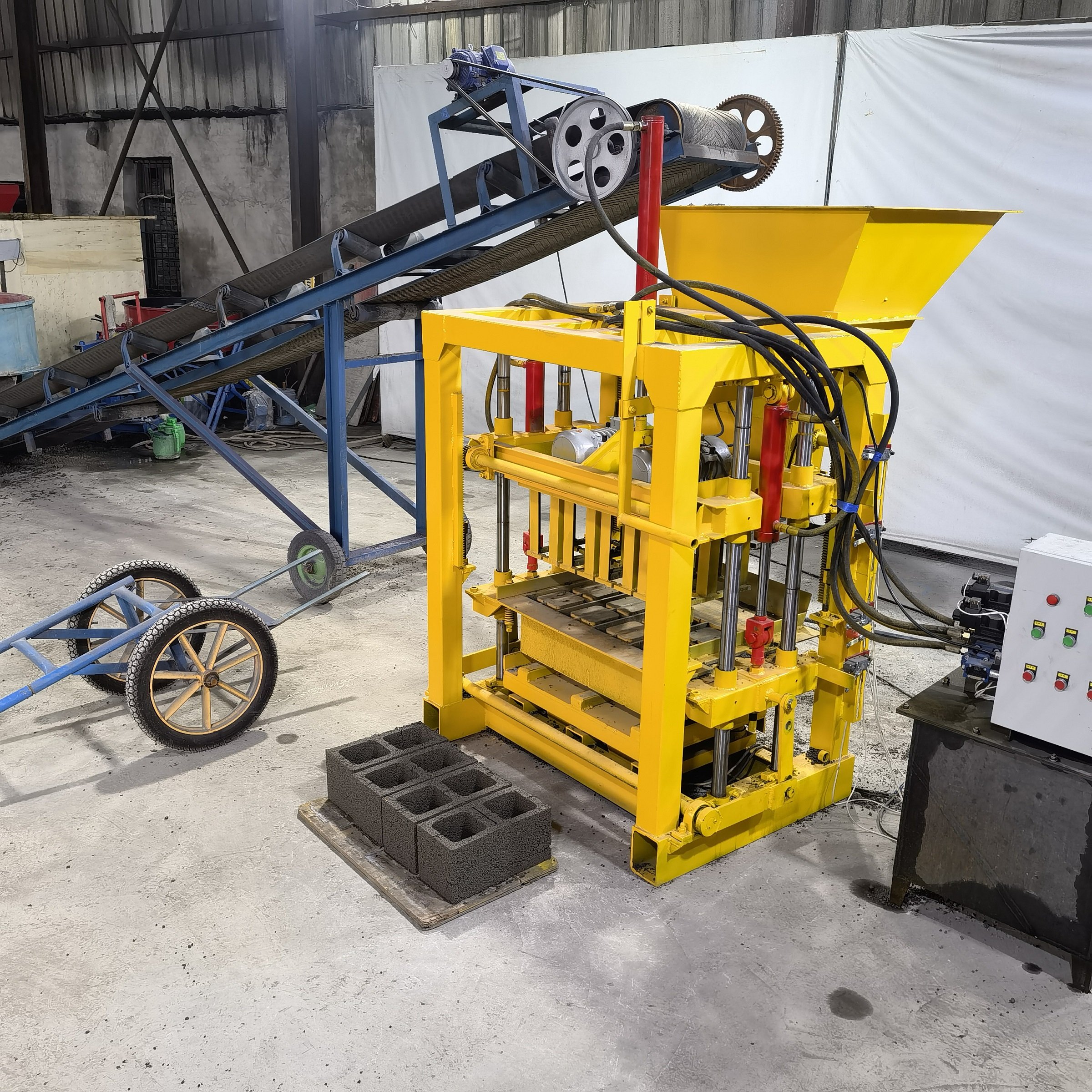 KM4-40 Multi-functional Semi-automatic Concrete Hollow Block Baking-free Brick Machine Producing 400-200-200mm LWH Hollow Brick