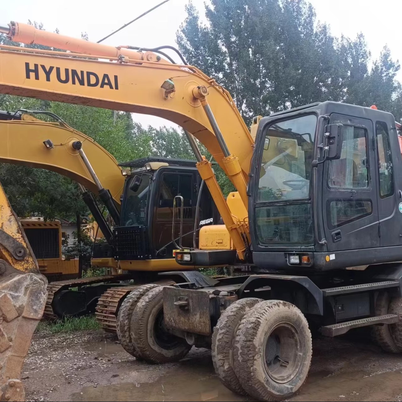 high-quality Hyundai Hyundai R150W-7 Wheel excavator second-hand digger machinery for sale With after-sales warranty service
