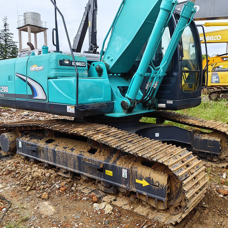 Japan Used Kobelco 200 excavators Kobelco200 used crawler large excavator 20ton Kobelco SK200 nearly new used excavator for sale