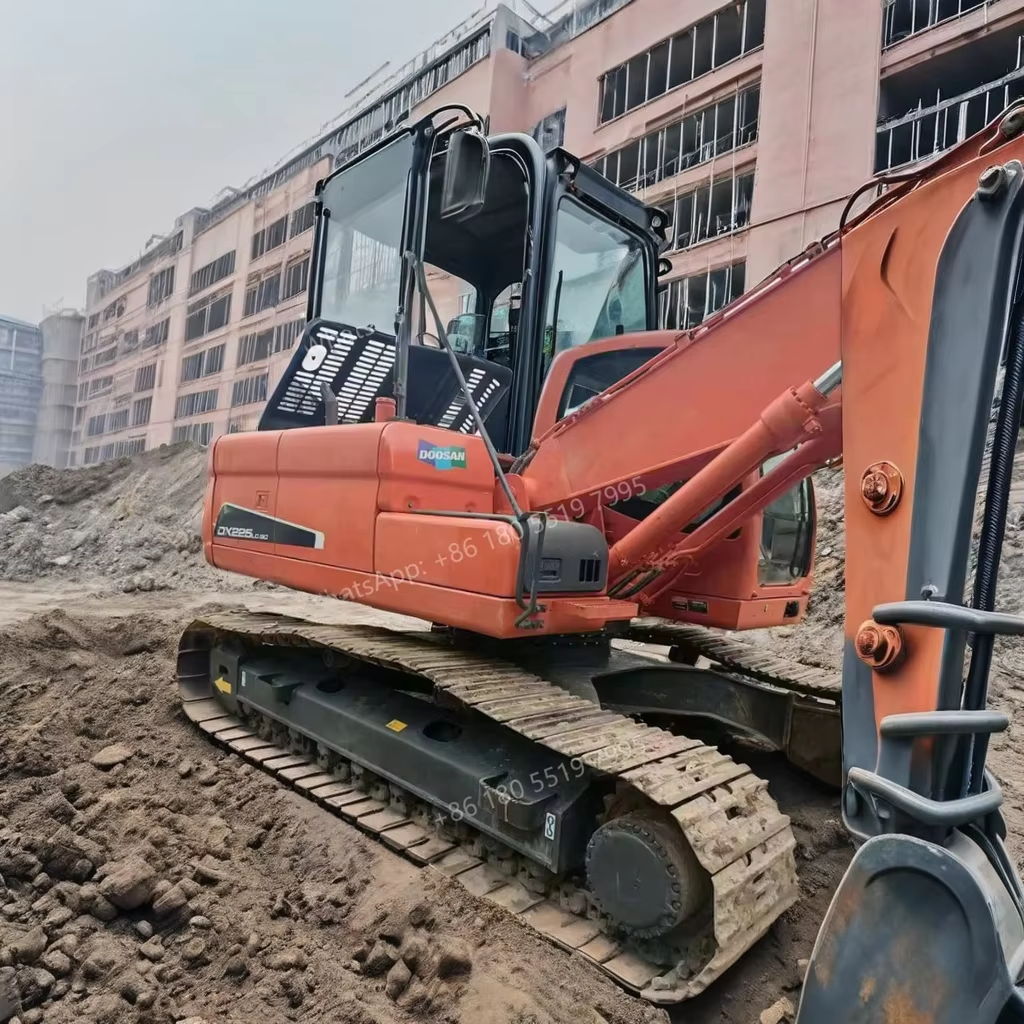Hydraulic Crawler DX 225 DOOSAN 2021 Medium 22 Ton Korea Original Second Hand Used Doosan DX225 Excavator Price for Sale