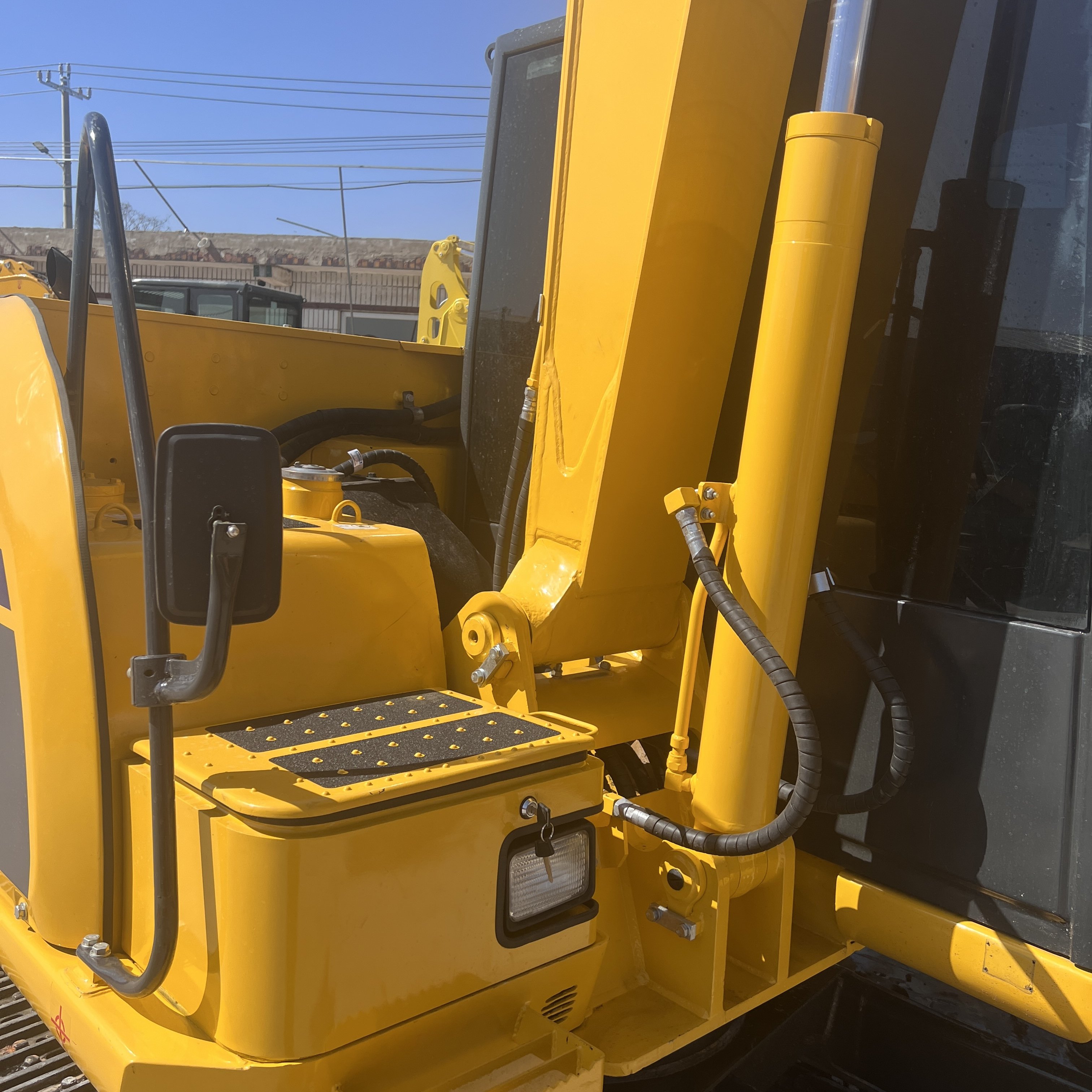 Used Komatsu PC70 Excavator Used PC60 PC70 PC120 PC130 PC200 PC220 PC240 Japan Komatsu Excavator for Sale