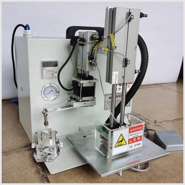 CADDY Multifunction Shoe Machines Automatic Label Hot Stamping Machine For Insole Tongue Making