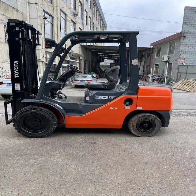 Used Toyota 3-Ton Forklift High Quality Used Machinery