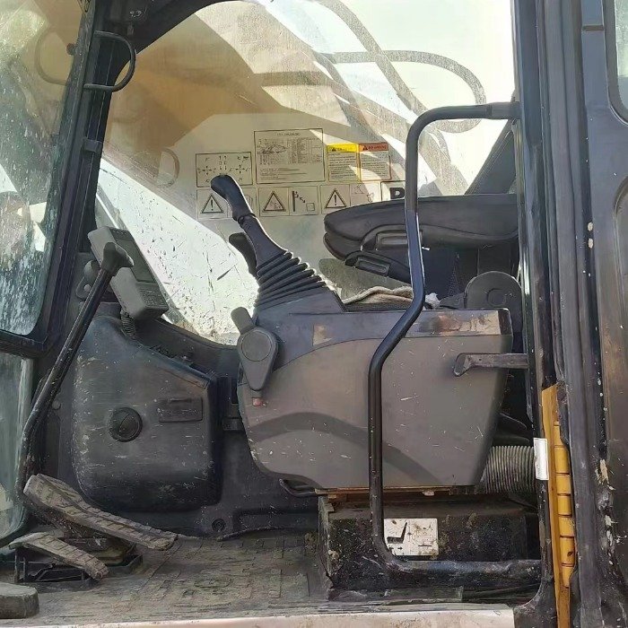 Hot Sale 22 Ton High Quality Used Backhoe Excavator DEUTZ Engine with Core Components including Pump Motor Gear and Bearing