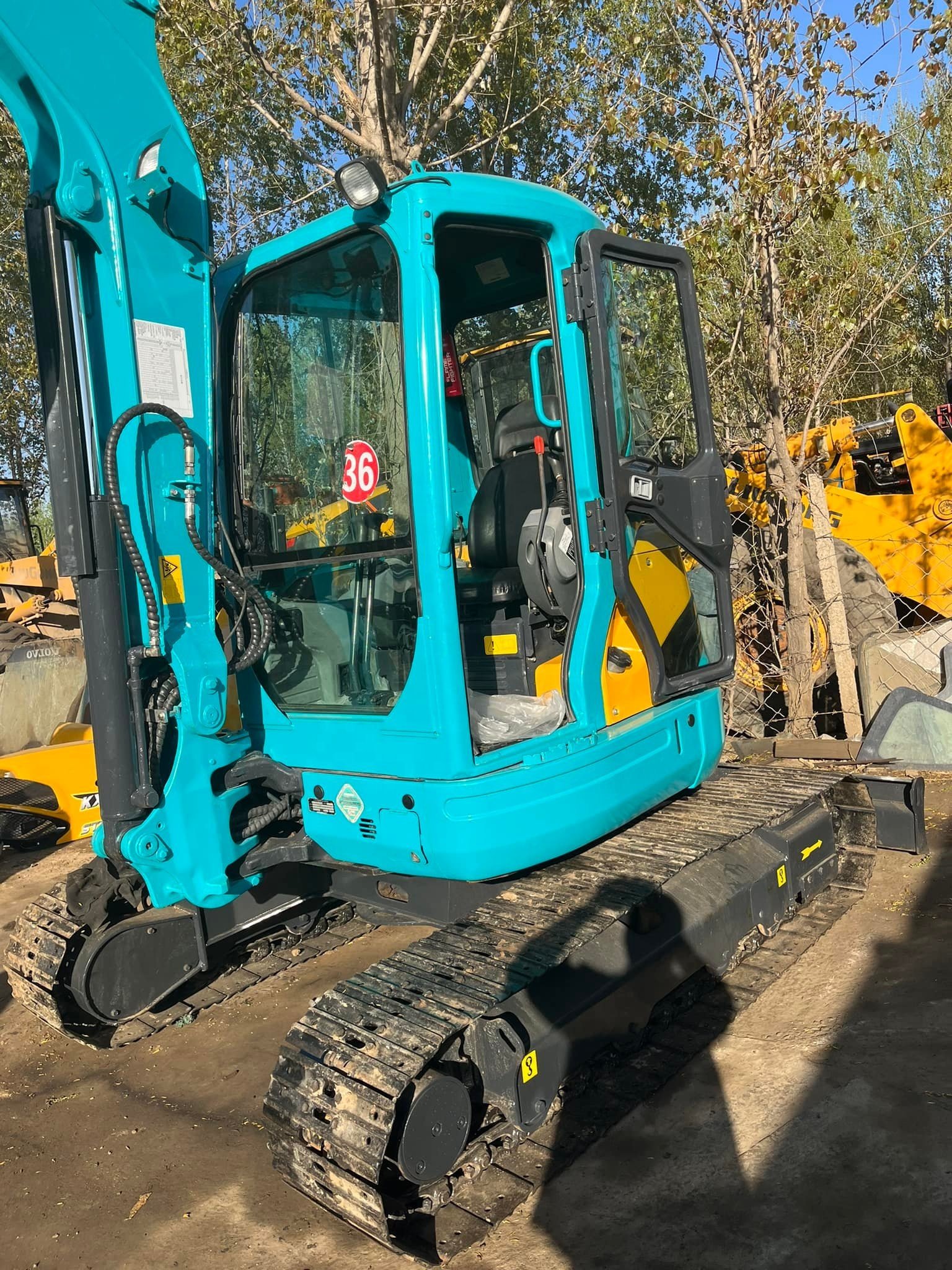 Hot sale Imported good working low hours second hand mini crawler excavator kubota155 for industry