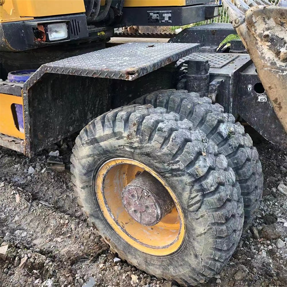 Good Quality Machinery Original Used Volvo EW145B Wheel Type Medium Excavator Low price for sale