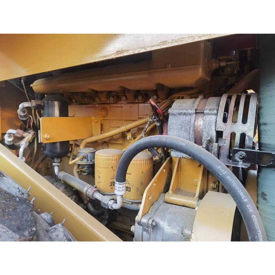 Second hand caterpillar CS683E road roller good condition cheaper price original Japan used CAT CS683E roller in Shanghai