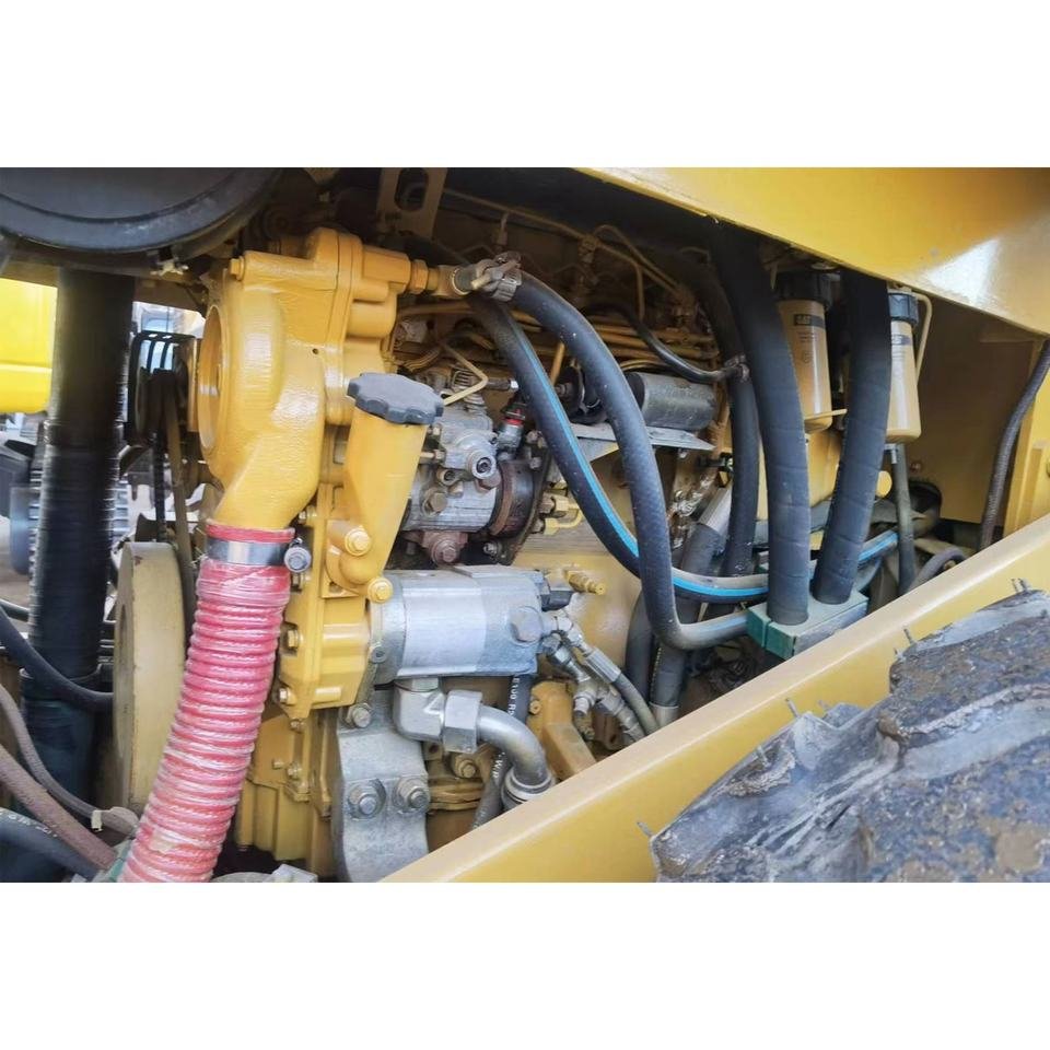 Second hand caterpillar CS683E road roller good condition cheaper price original Japan used CAT CS683E roller in Shanghai