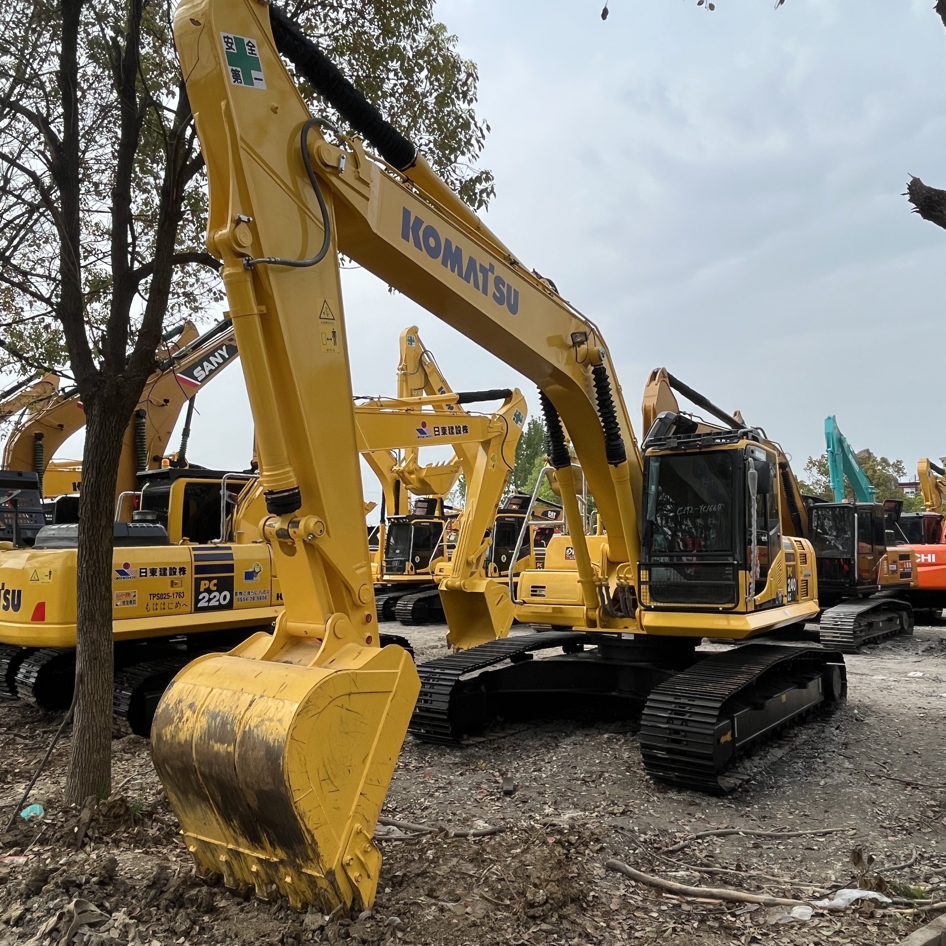 Used 25 Ton Excavator Komatsu PC240-8 PC200 PC220 PC270 PC130 Engineering Construction Machinery High Performance Lower Price .