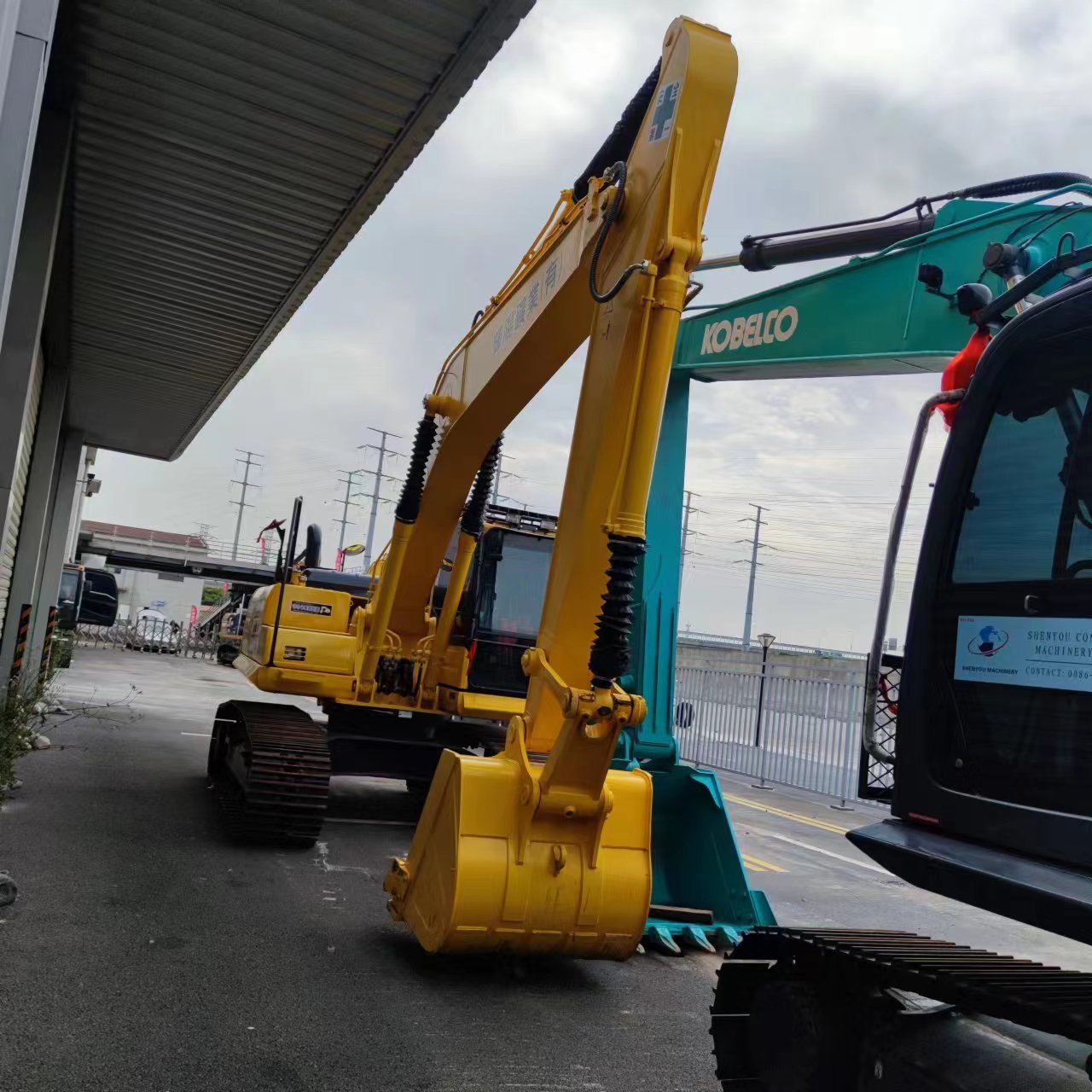Japan made original Used Komatsu Excavator pc200-8N crawler Excavators 20ton digger