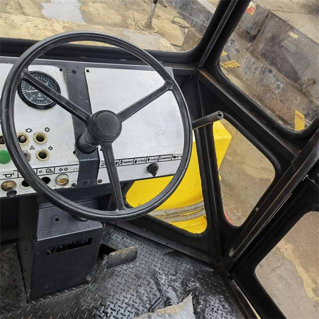 Used vibratory road roller Single drum steel wheel Dynapac CA301D Earth compactor high power foundation construction machinery