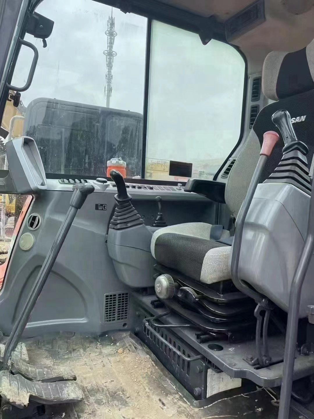 Hot Sales Doosan Dx60 Second-hand Excavator Sold a Lower Price of Construction Machinery Hydraulic Excavator Korea