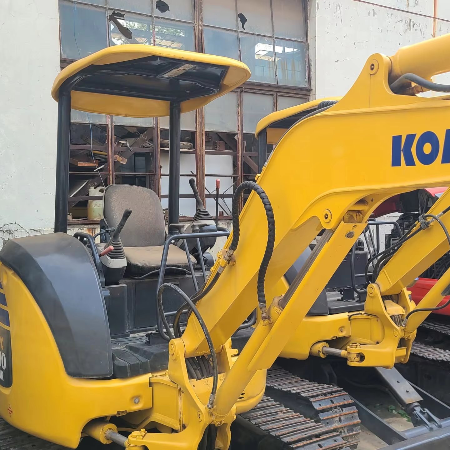 Komatsu PC30 second hand mini excavator PC 30 for sale used small earthmoving machinery good quality best price digger PC30MR-3