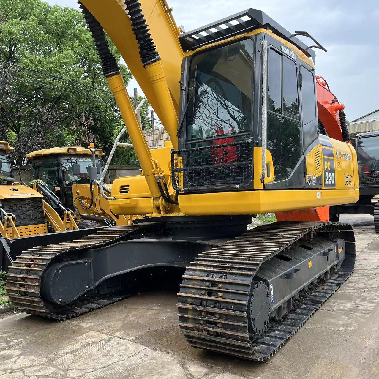 Original Japan cheap used excavator komatsu pc220 pc220-8 22 ton crawler Excavator for Sale