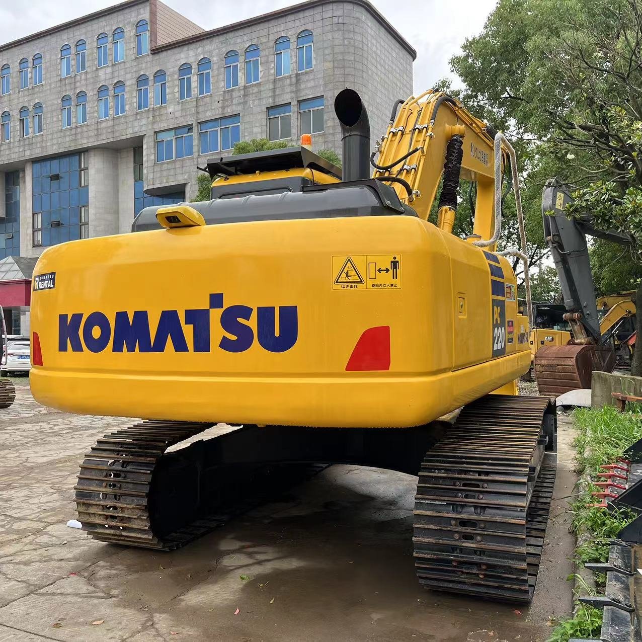 Original Japan cheap used excavator komatsu pc220 pc220-8 22 ton crawler Excavator for Sale