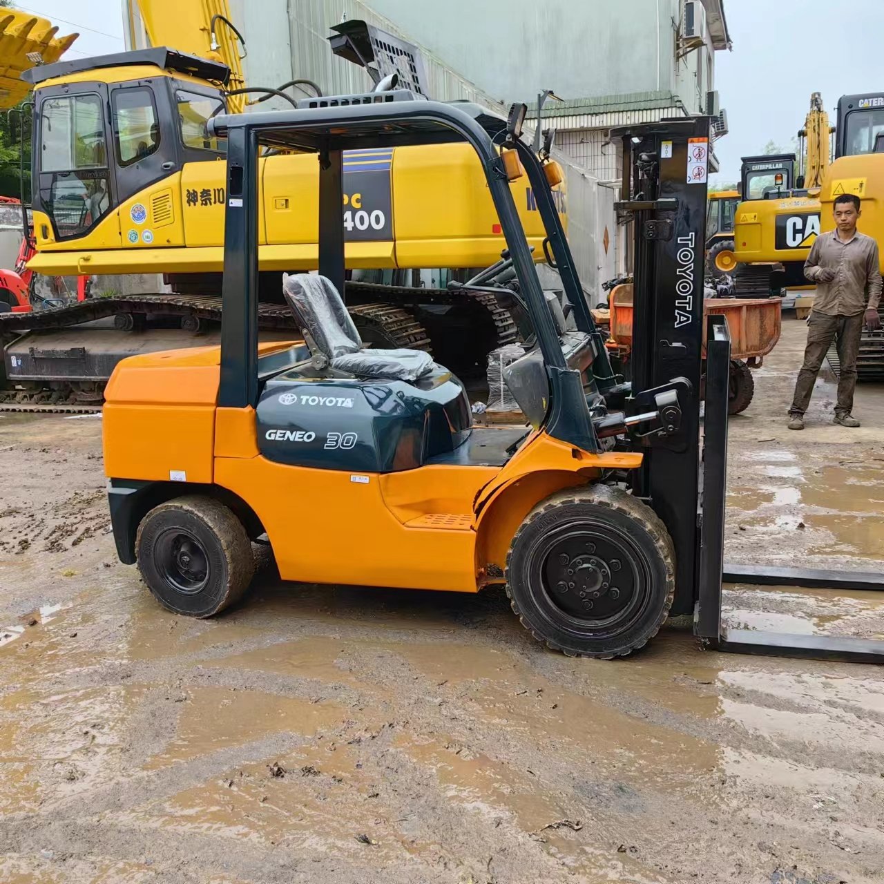 Hot sale used forklift Komatsu FD30 Japan made 3ton forklift Japanese 3 ton warehouse lifting machine