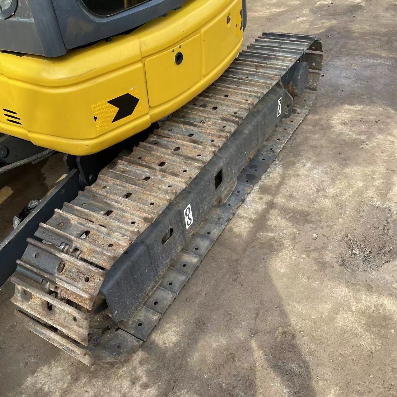 Used excavator High quality and cheap small With air conditioner KOMATSUI PC35 japan engine mini digger for sale