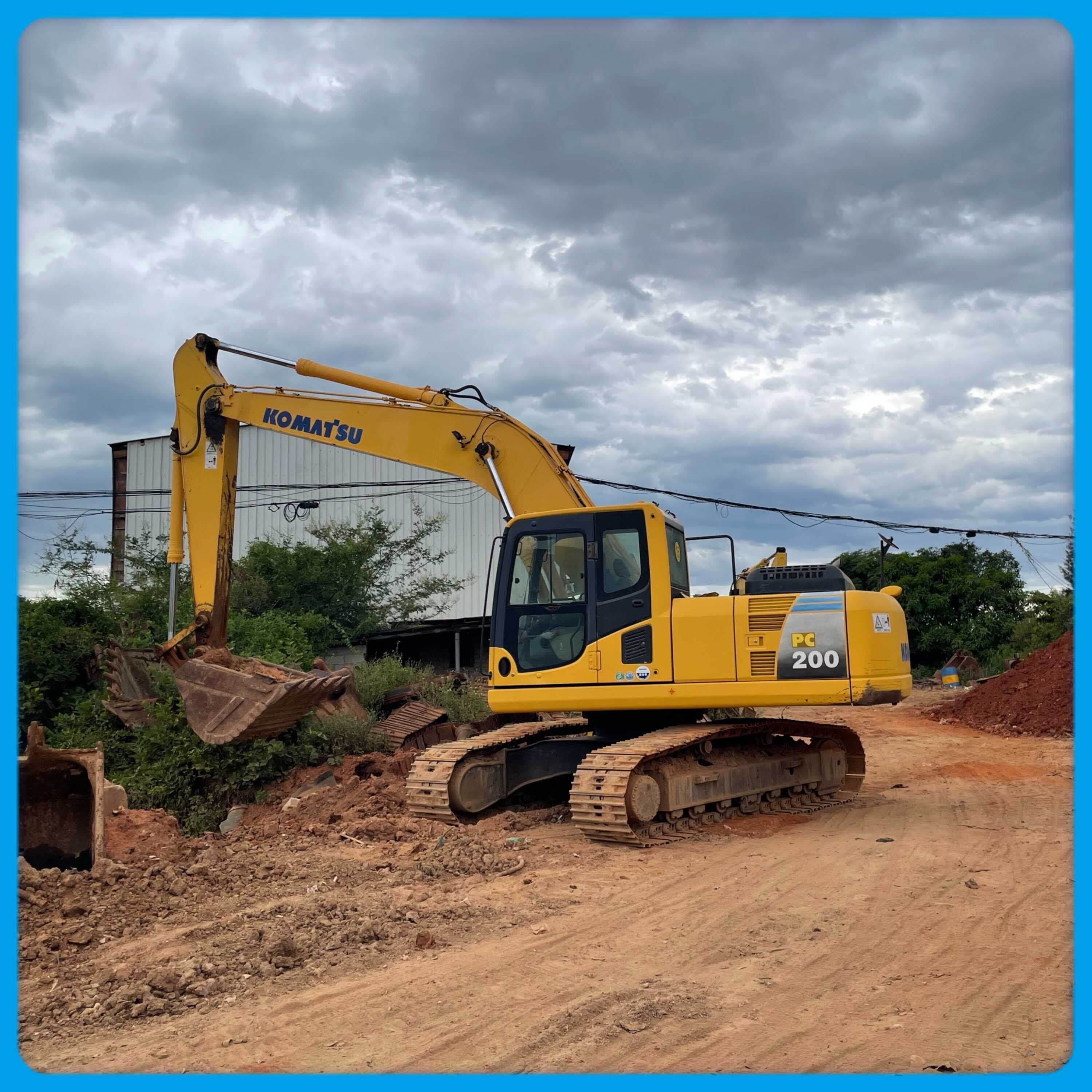 20ton MEDIUM size Second-hand KOMATSU PC200-8 excavator with factory price used Komatsu pc200-8 digger machine in stock