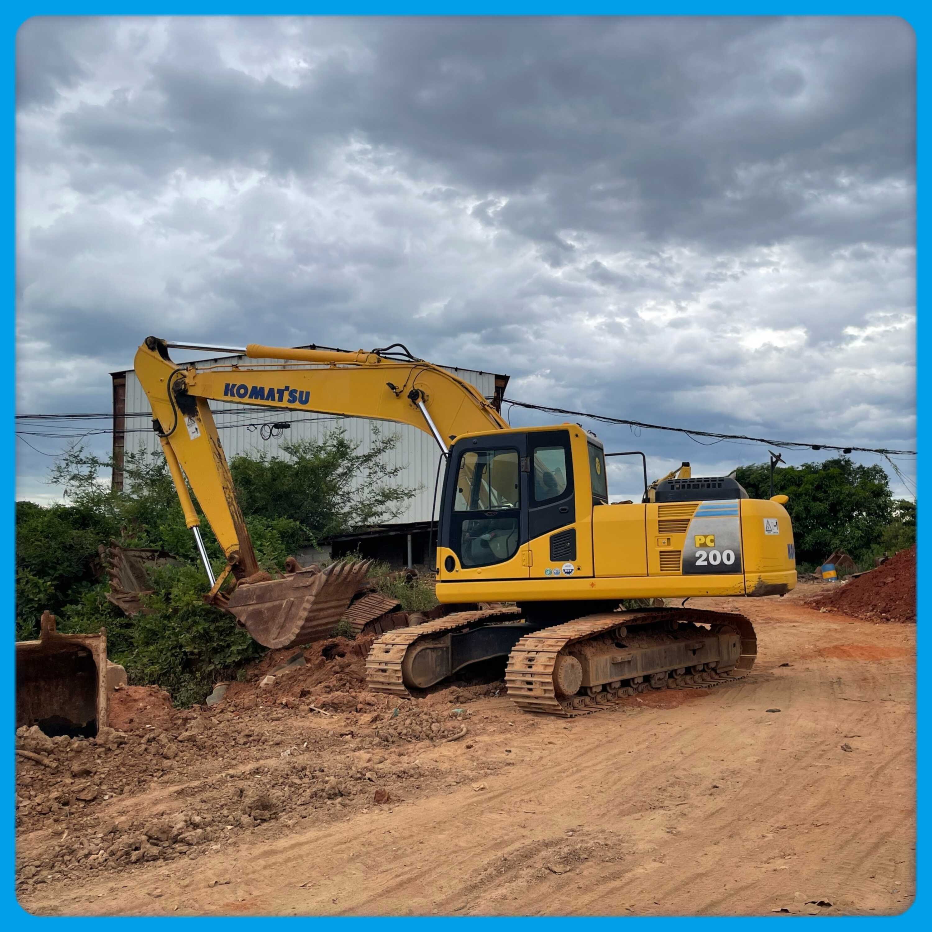 20ton MEDIUM size Second-hand KOMATSU PC200-8 excavator with factory price used Komatsu pc200-8 digger machine in stock