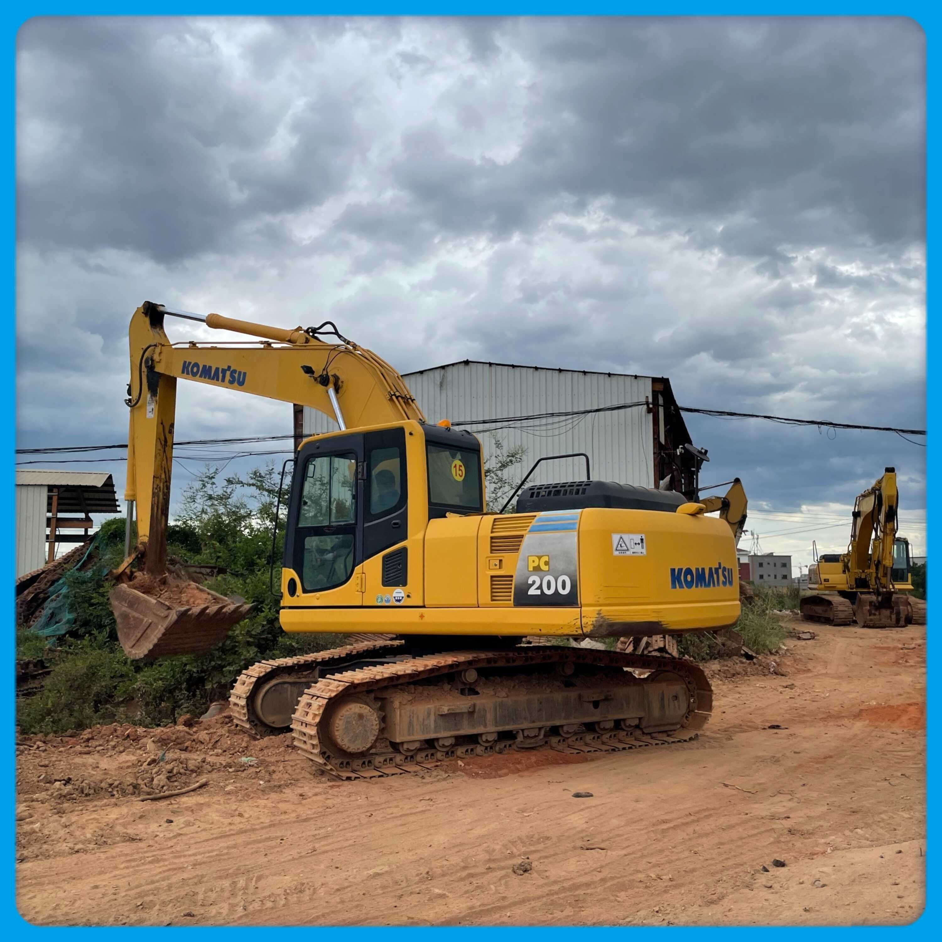 20ton MEDIUM size Second-hand KOMATSU PC200-8 excavator with factory price used Komatsu pc200-8 digger machine in stock