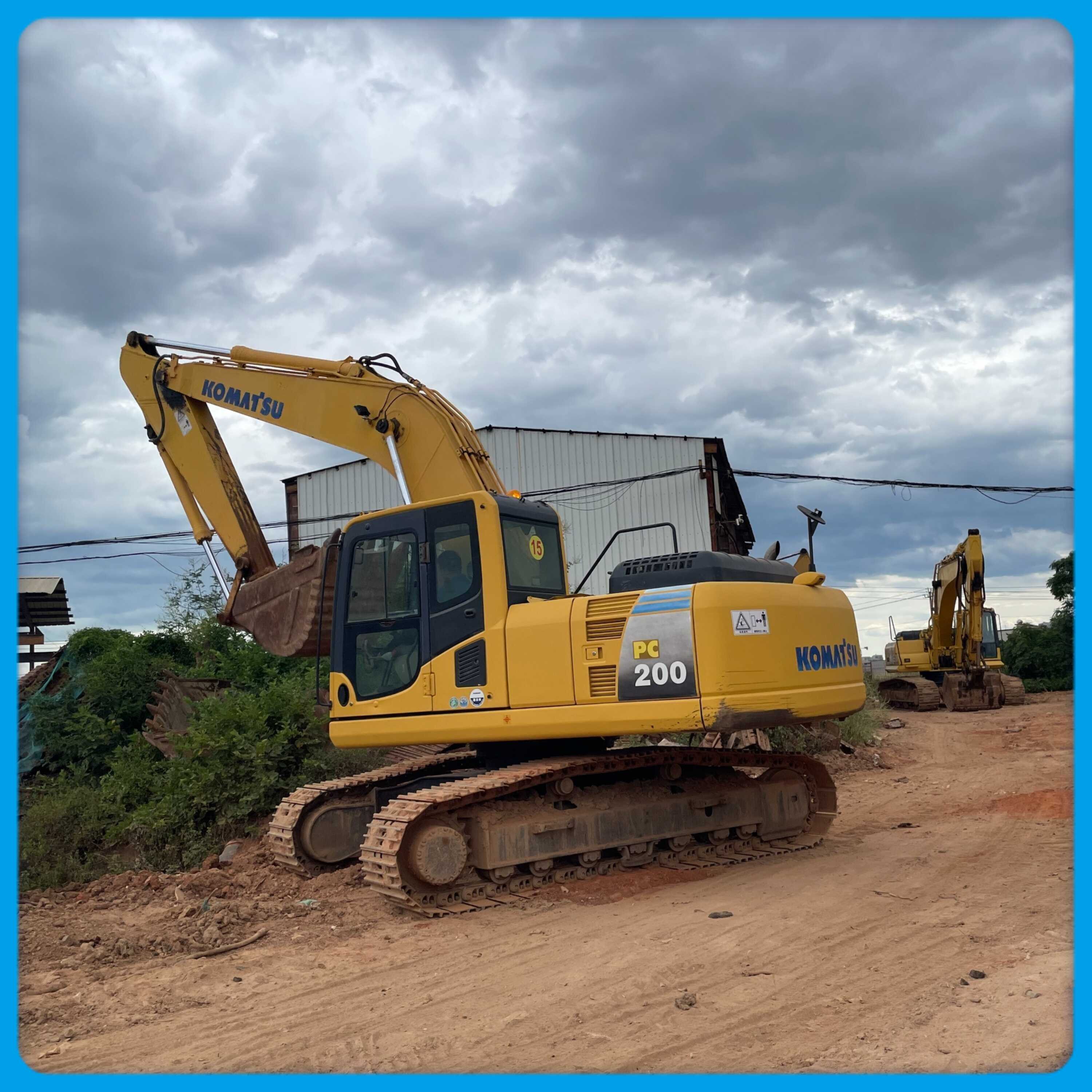 20ton MEDIUM size Second-hand KOMATSU PC200-8 excavator with factory price used Komatsu pc200-8 digger machine in stock