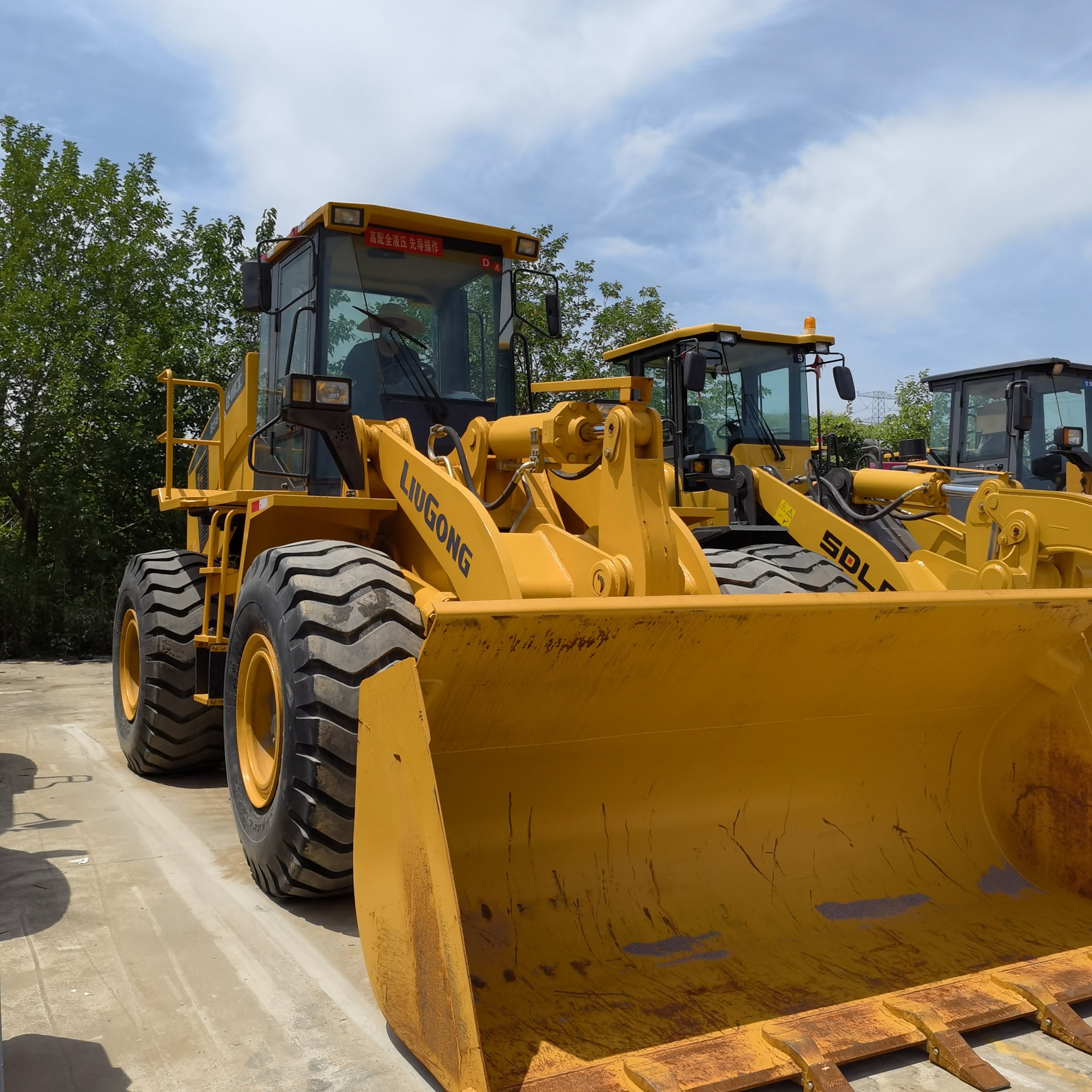 Used Low working hours Skid Loader Liugong CLG856 cheap price wheel loader earthmoving machinery good condition clg856 machine