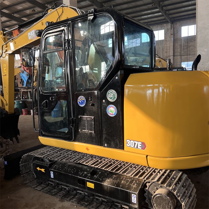 Used Caterpillar CAT 303.5 mini excavator rubber tracked CAT 304 CAT306 CAT307 cat303 small secondhand digger with dozer