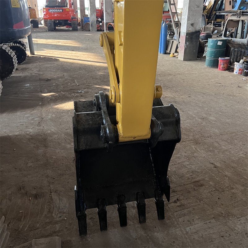Used Caterpillar CAT 303.5 mini excavator rubber tracked CAT 304 CAT306 CAT307 cat303 small secondhand digger with dozer