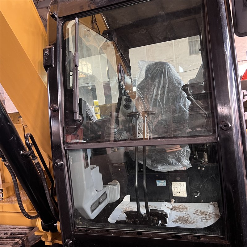 Used Caterpillar CAT 303.5 mini excavator rubber tracked CAT 304 CAT306 CAT307 cat303 small secondhand digger with dozer