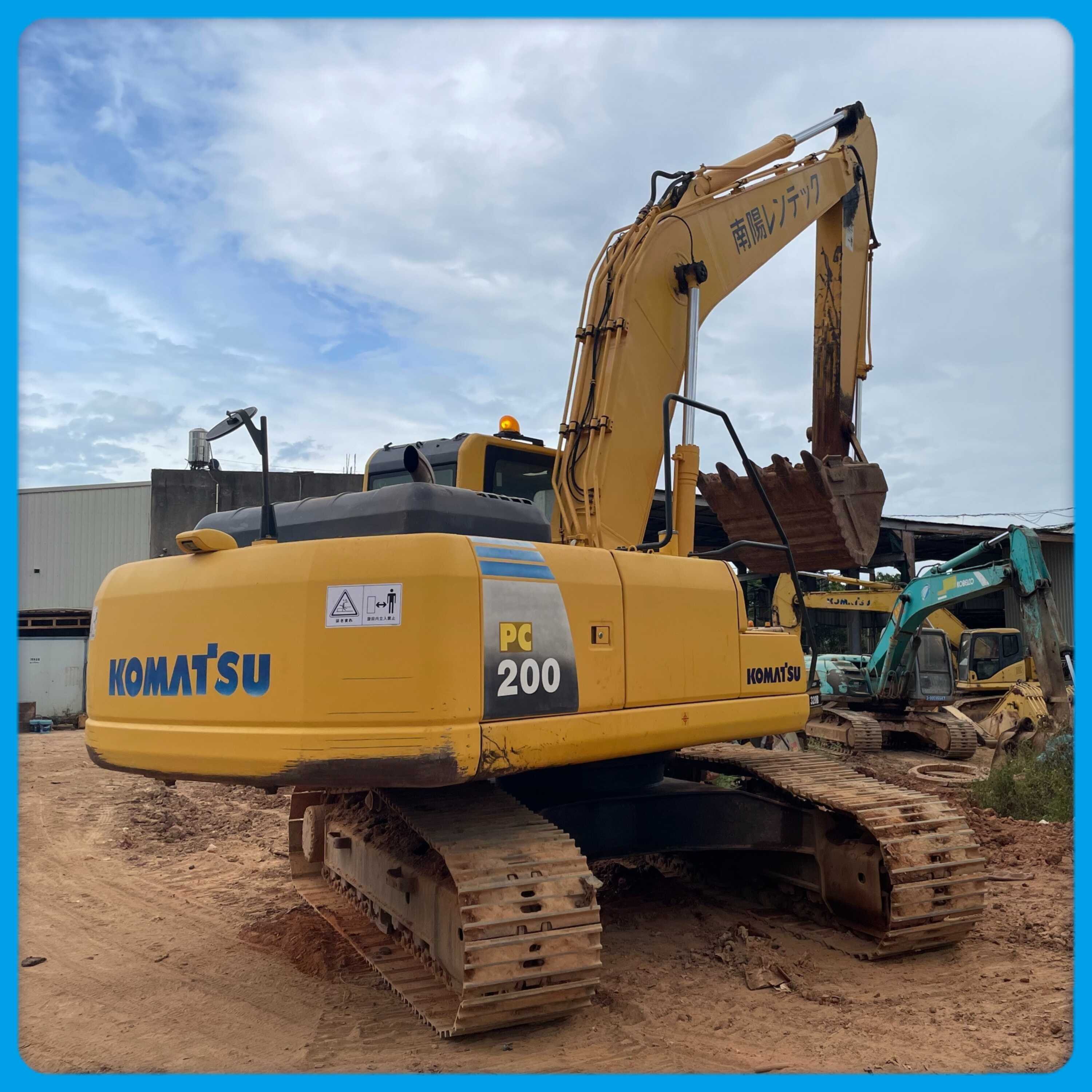 Global price used Komatsu Pc200-8 Crawler excavator low working hours Second hand digger machine Komatsu pc200 for sale