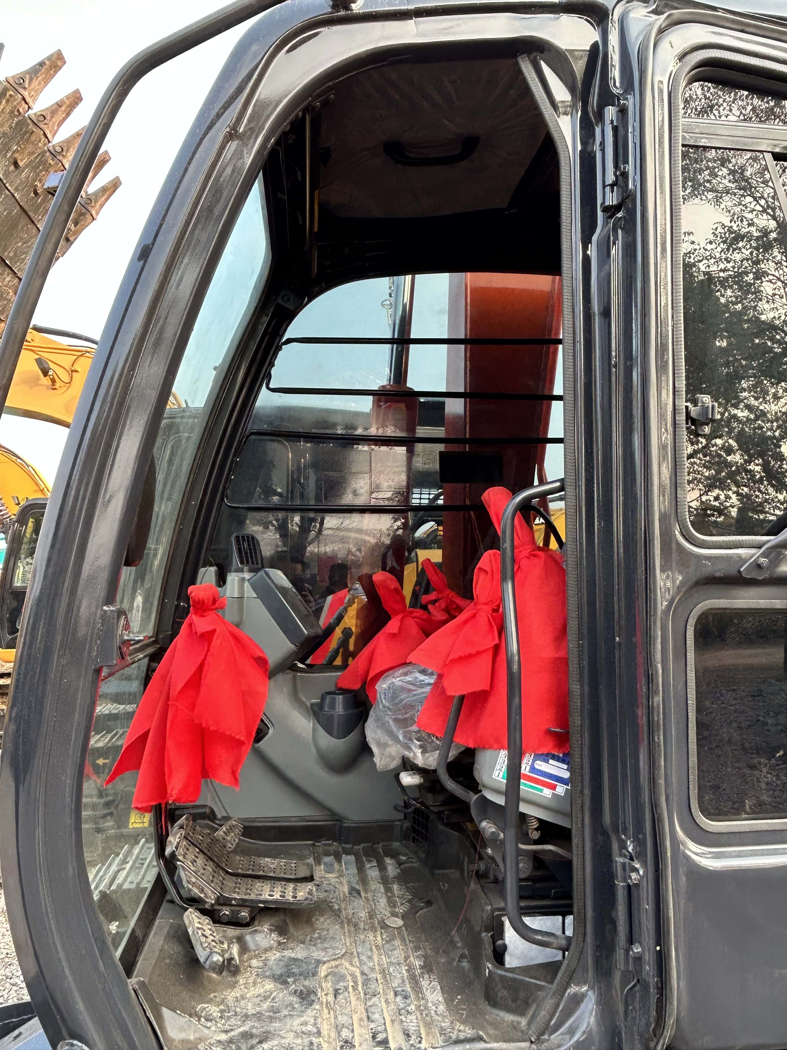 Used hitachi excavator ZX70 for 7ton Japan import secondhand small crawler zx50u zx60 zx70 zx120 zx200 digger excavator for sale