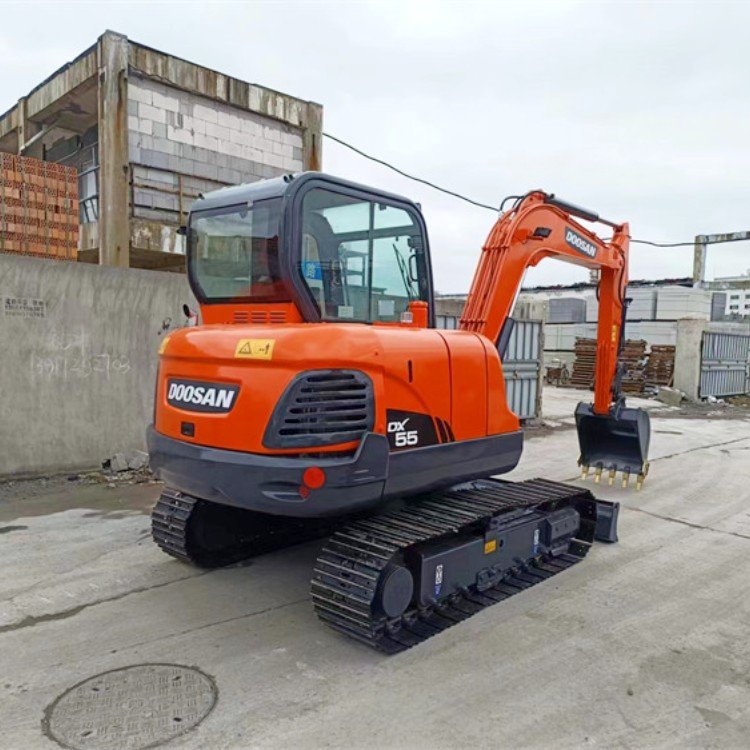 Korea original mini used 5.5 ton doosan 55 dx55 dx55-9c excavator machine for sale