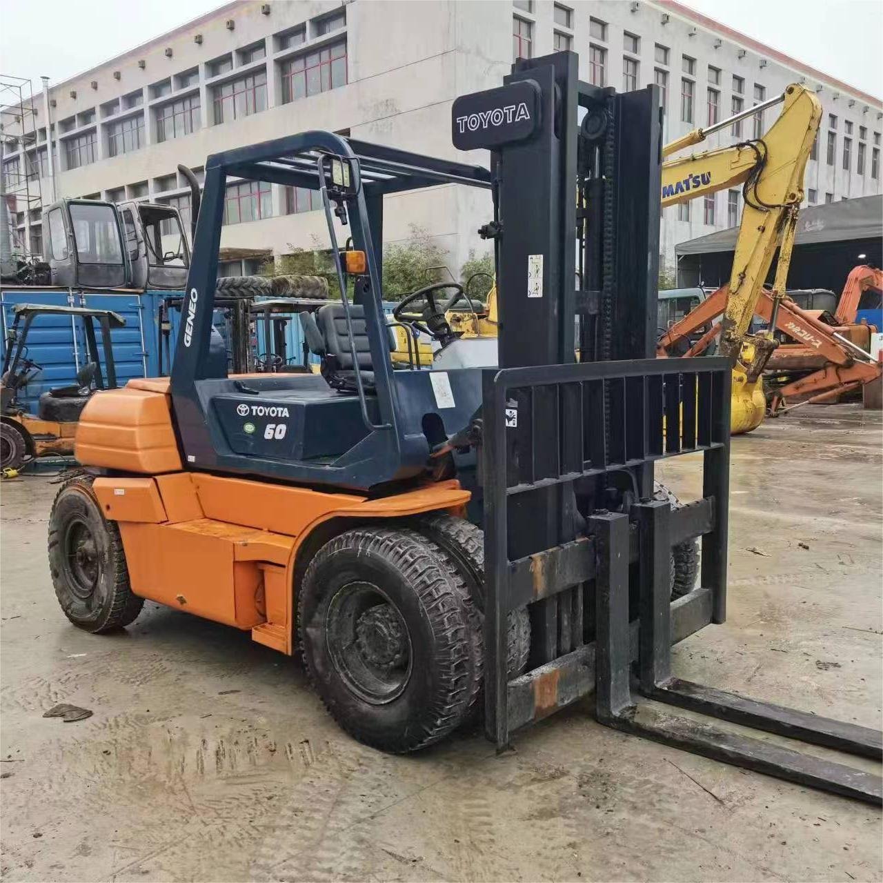 Japan Toyota 60 Forklift Used Forklift Second-Hand 6 Ton Forklift Construction Machinery for Sale