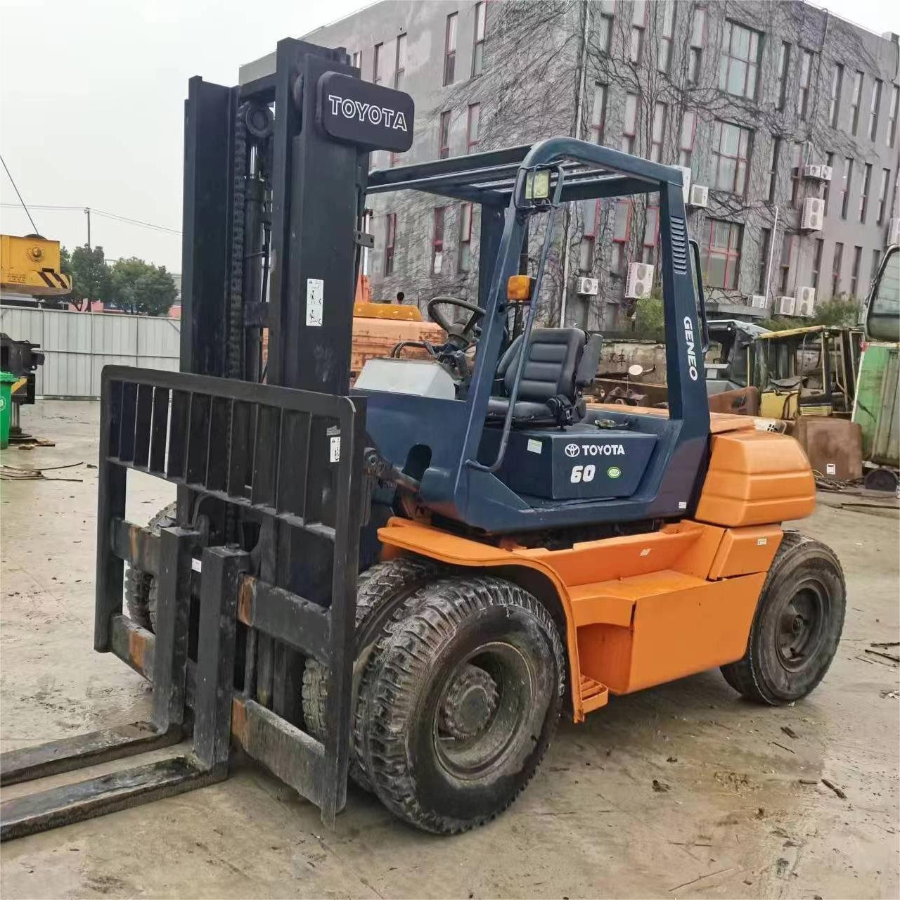 Japan Toyota 60 Forklift Used Forklift Second-Hand 6 Ton Forklift Construction Machinery for Sale