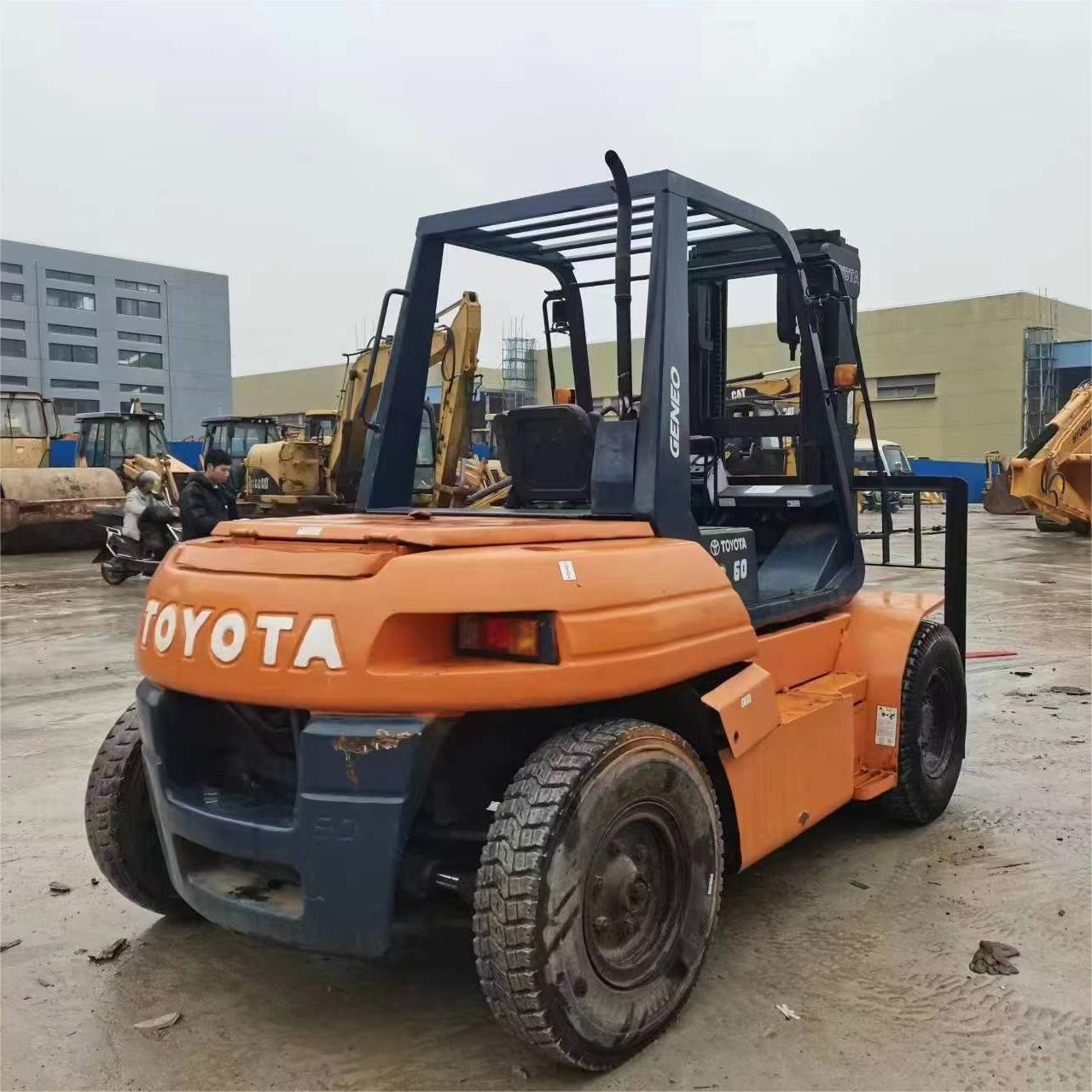 Japan Toyota 60 Forklift Used Forklift Second-Hand 6 Ton Forklift Construction Machinery for Sale