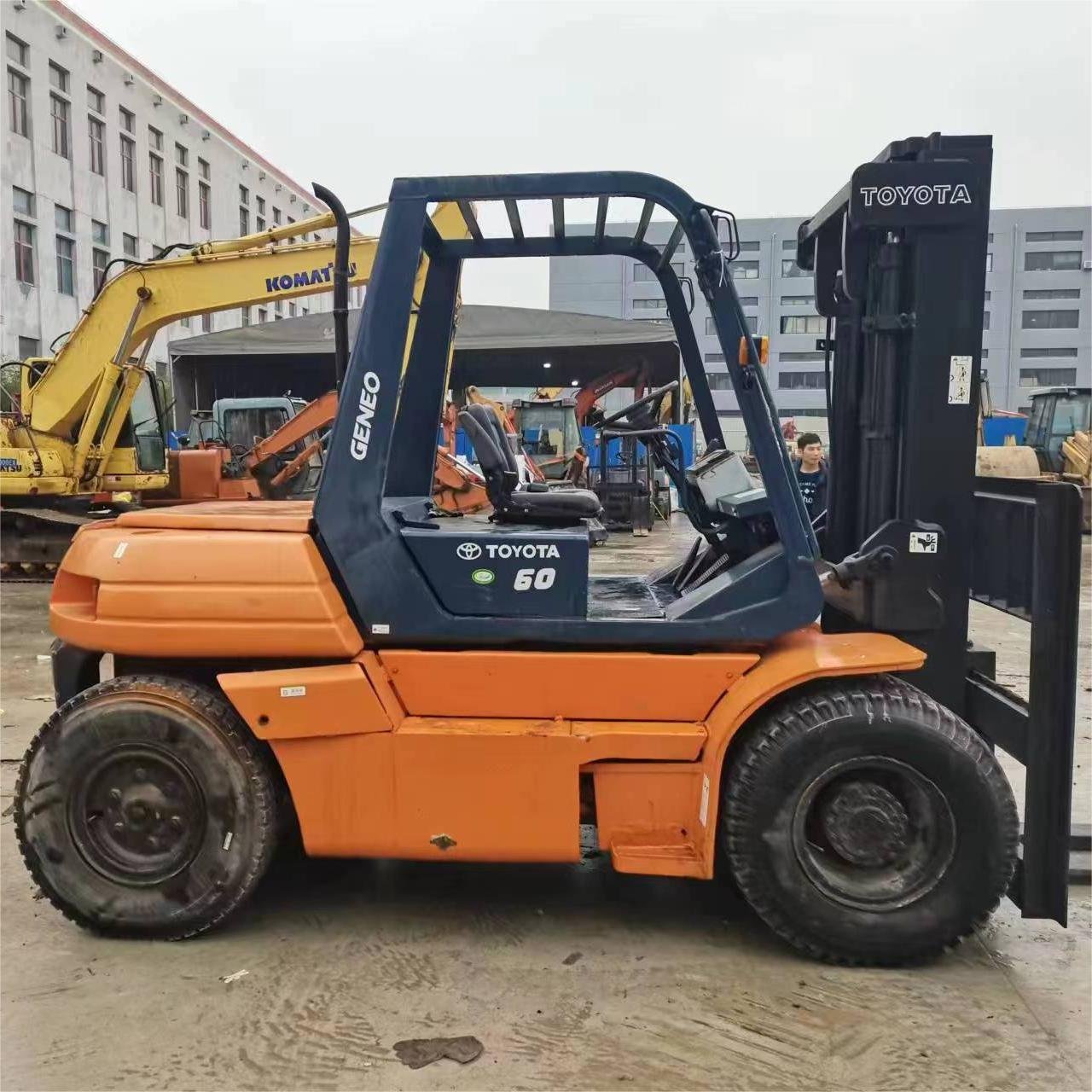 Japan Toyota 60 Forklift Used Forklift Second-Hand 6 Ton Forklift Construction Machinery for Sale
