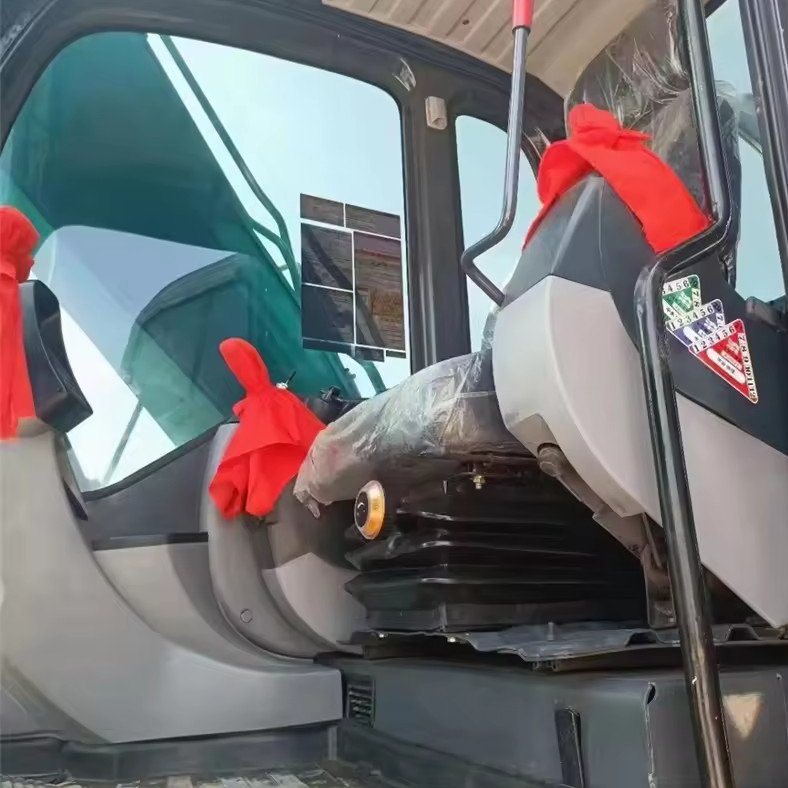Used Digger Kobelco Sk140 Secondhand Excavator Kobelco 14t Construction Machinery Original Equipment on sale