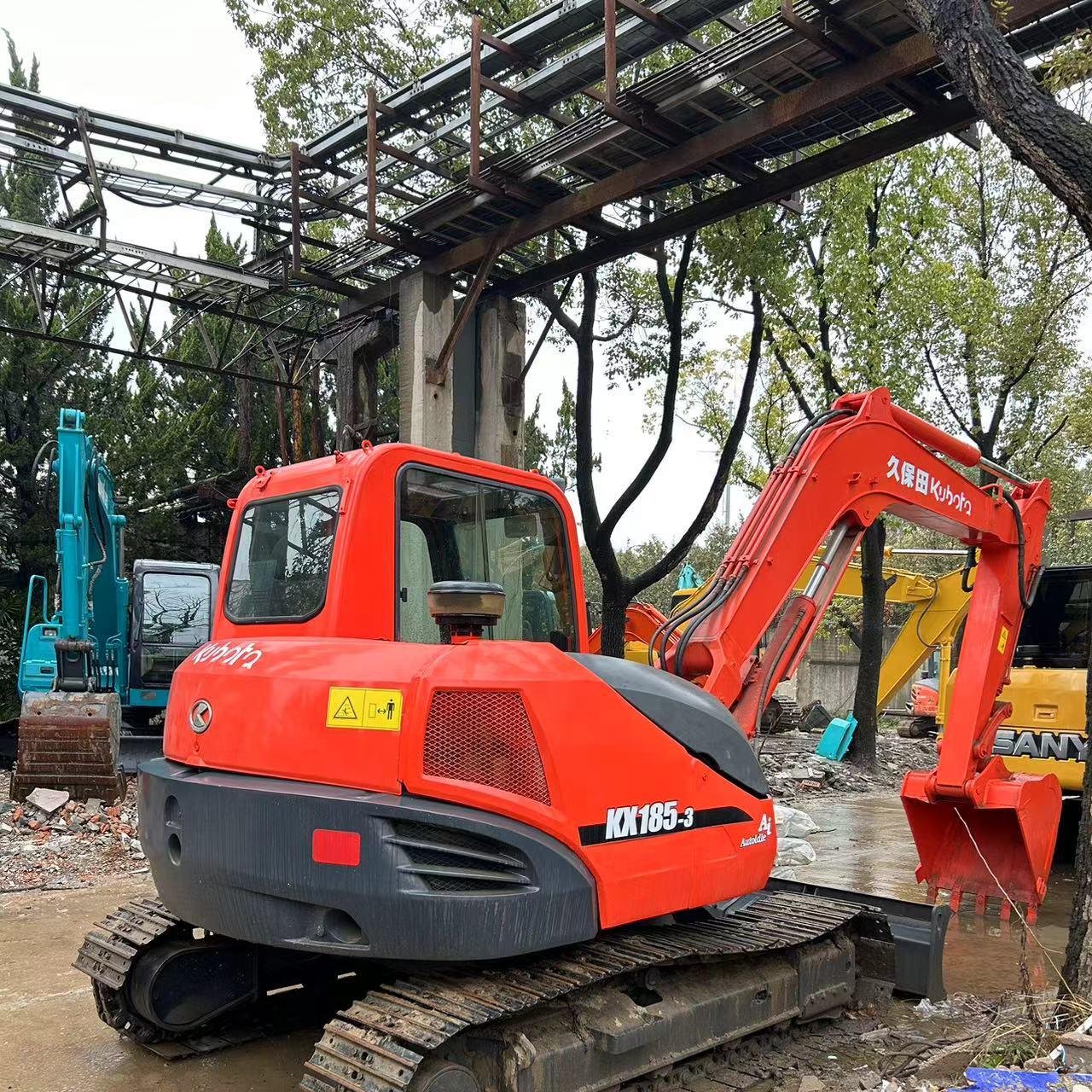 Lowest price Japan Original KUBOTA used small 8 ton excavator KX185-3 secondhand digger machine with original engine