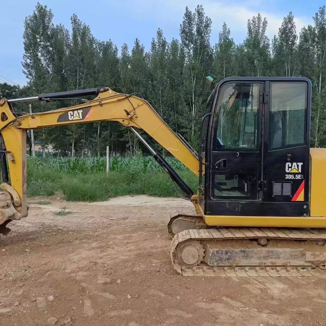 Japan Made Used Caterpillar 305.5 Mini Excavator 5 Tons Low Price Small Excavator Cat 305 305.5e