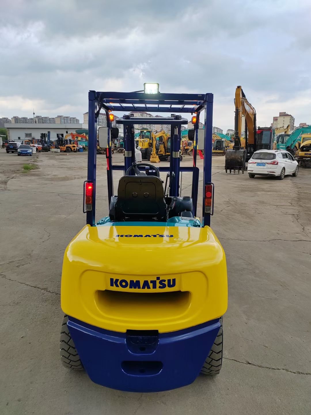 High Quality Used small Komatsu forklift 3 ton Komatsu Diesel Forklift 30 Cheap Price