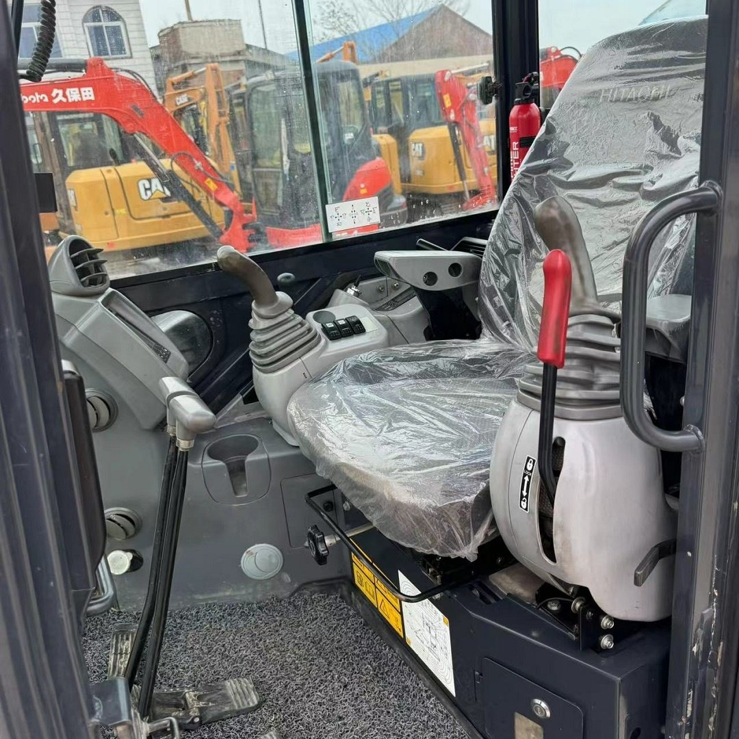 Factory wholesale hot selling low price small second-hand Hitachi ZX55 excavator used crawler excavator spot