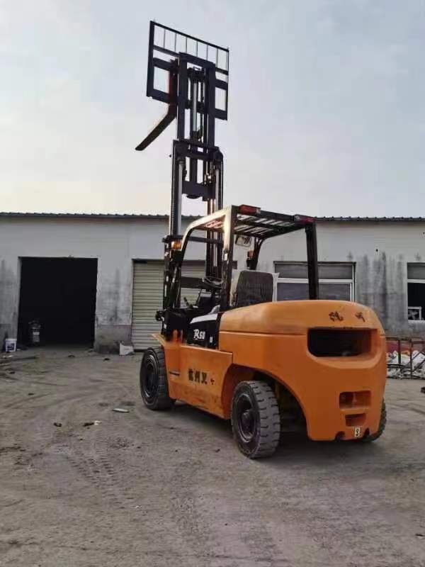 Second hand used 4.5m lifting height 5T diesel forklift