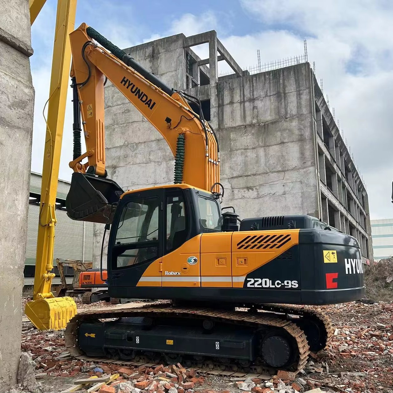 Korea Used Hyundai 220 220-9S hydraulic crawler 22 tons 20 ton 220 Excavators original Second-hand construction machinery