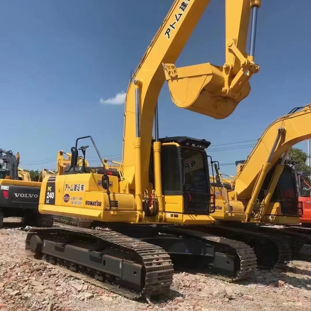 Used tracked excavators Japan machine KOMATSU PC240 with EPA and CE with little working hours on sale at discounted prices