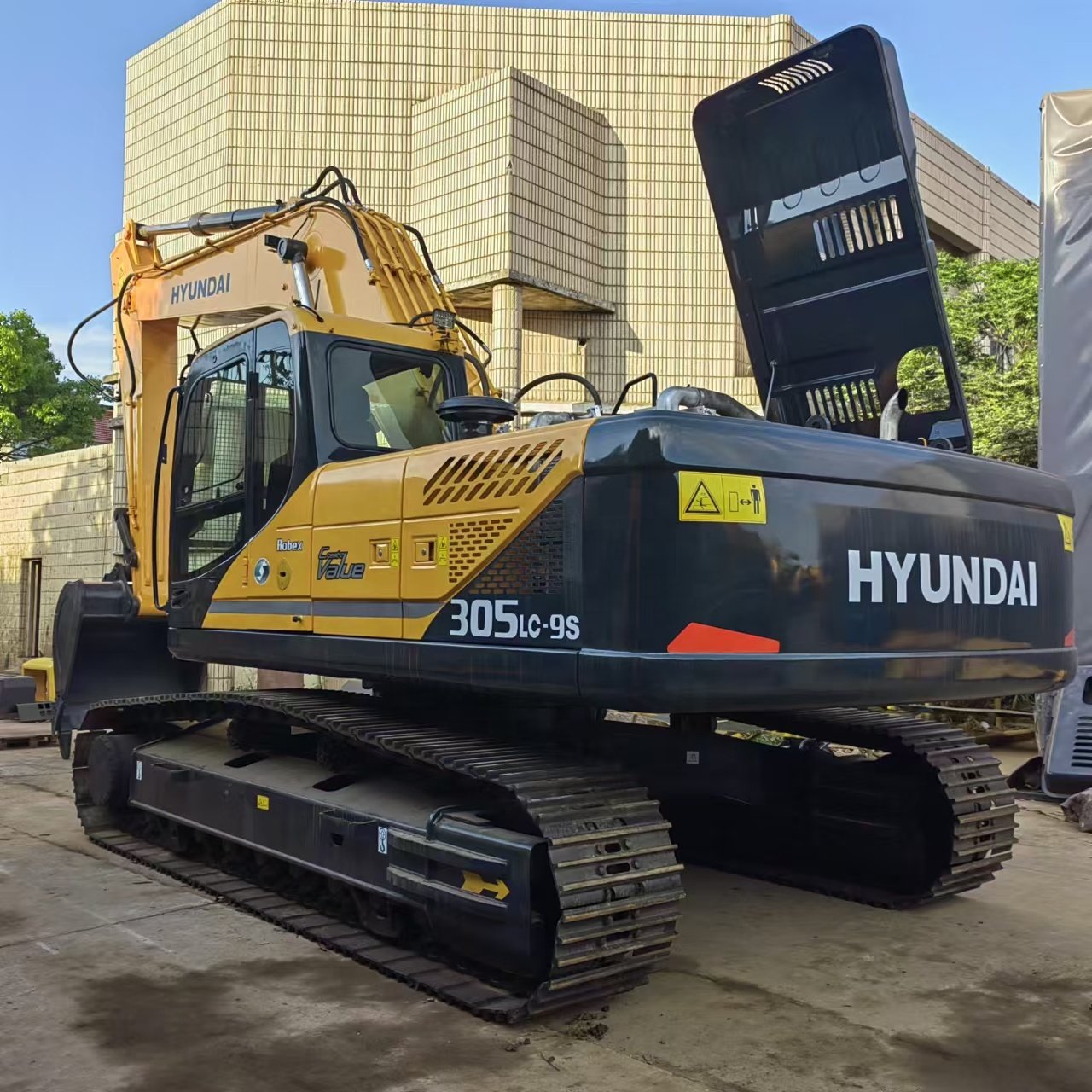 Used Hyundai R305LC-9S 30 Ton Large Crawler Excavator Mining & Earthmoving Machine