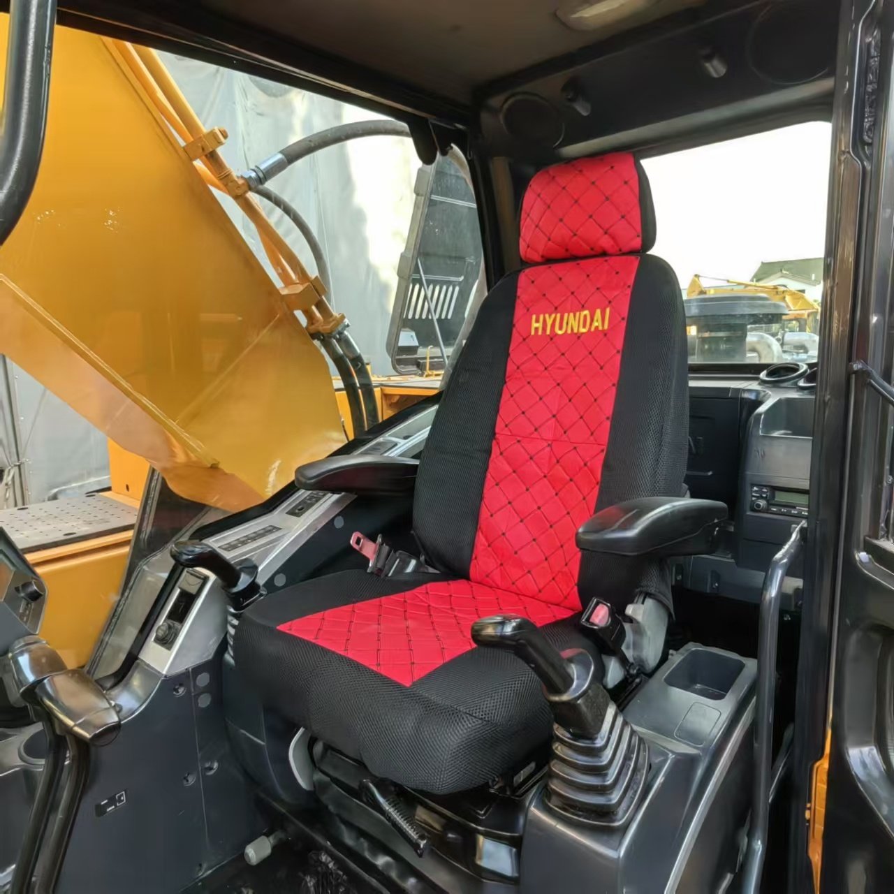 Used Hyundai R305LC-9S 30 Ton Large Crawler Excavator Mining & Earthmoving Machine