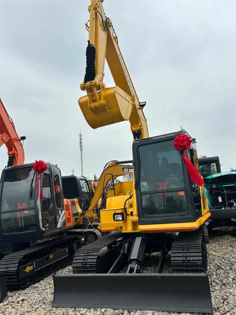 used excavator used mini excavator KOMATSU original 7ton PC70 small excavator earth moving machinery