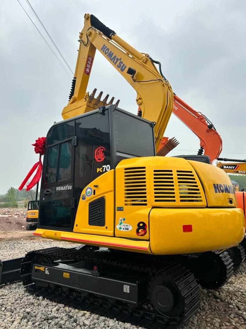 used excavator used mini excavator KOMATSU original 7ton PC70 small excavator earth moving machinery