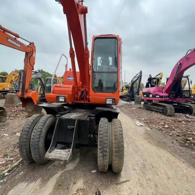 Excavator Korea 150LC Second Hand Dh150W-7 Doosan Used Dh150 Dh140 Dx140 Dx60W Wheel Excavator For Sale