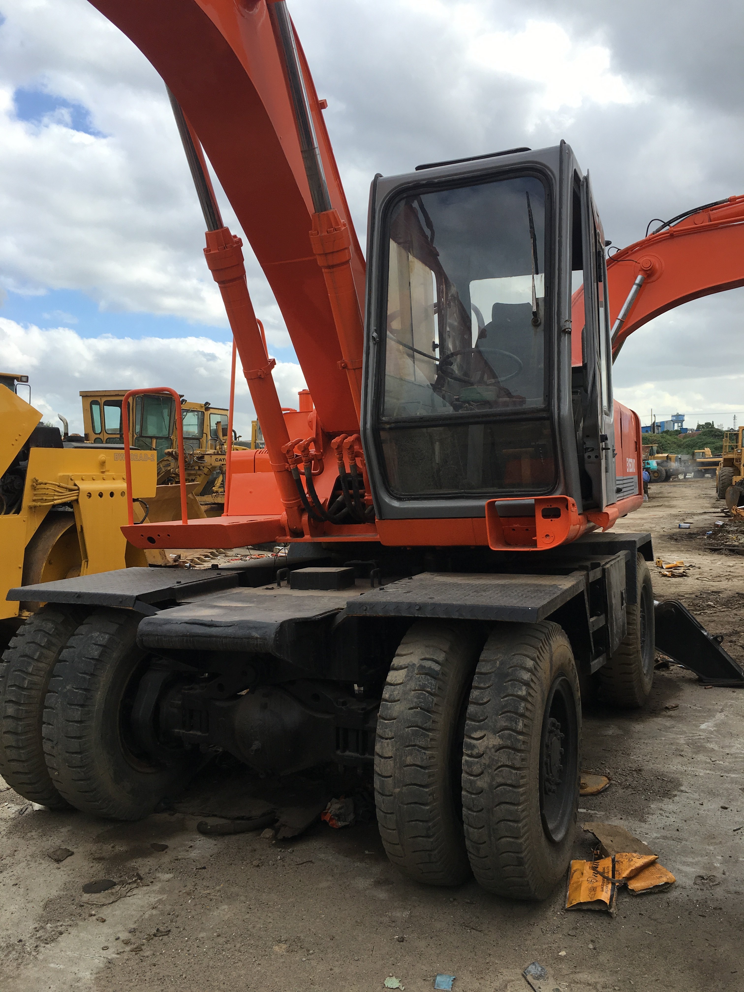 used hitachi ex160wd-1 wheel excavator with good condition,Used Hitachi Excavator/Hitachi ex160 Wheeled Excavator